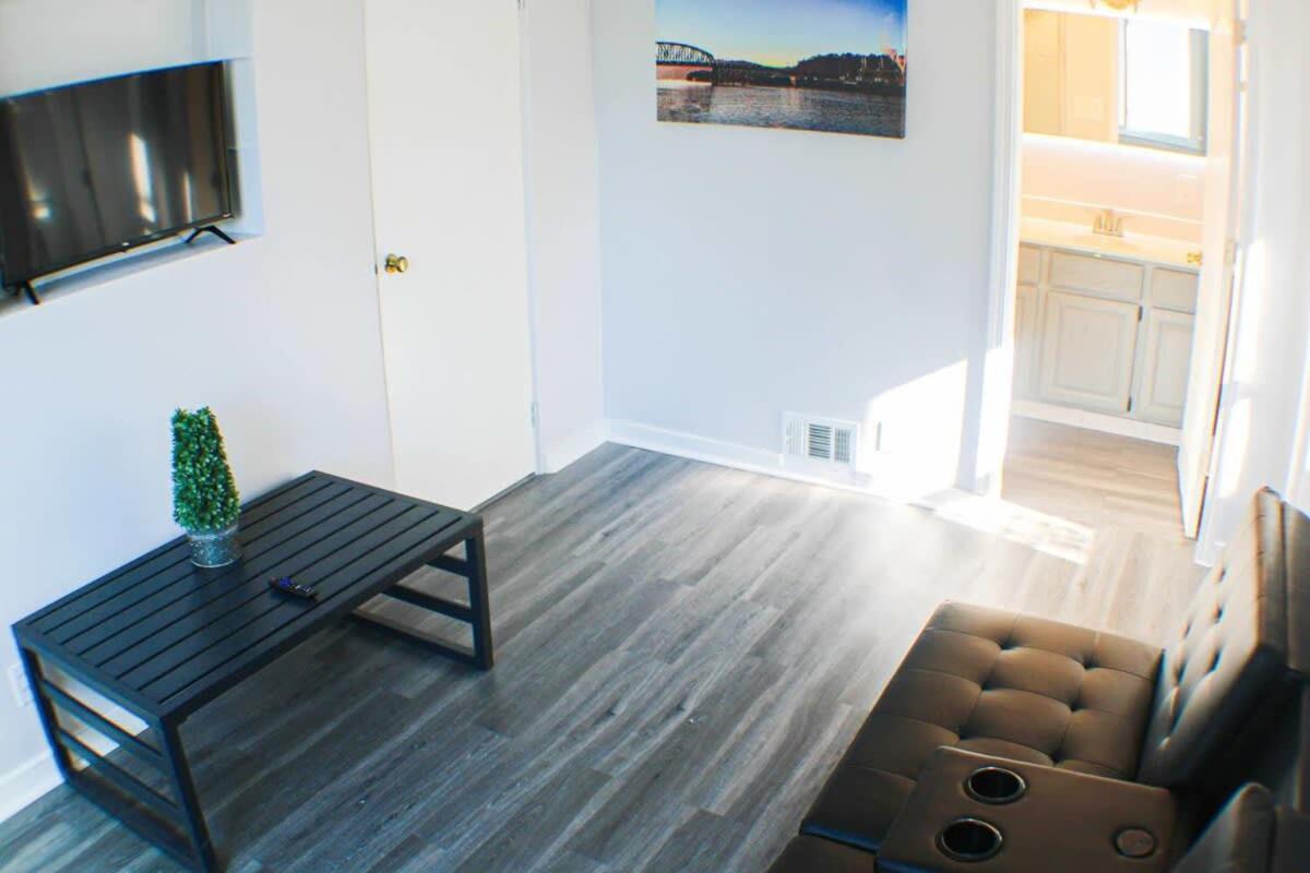 Newly Renovated 2-Bed Near Downtown-North Shore Pittsburgh Exterior foto